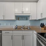 Beachy King At Laketown Wharf #812 By Nautical Properties