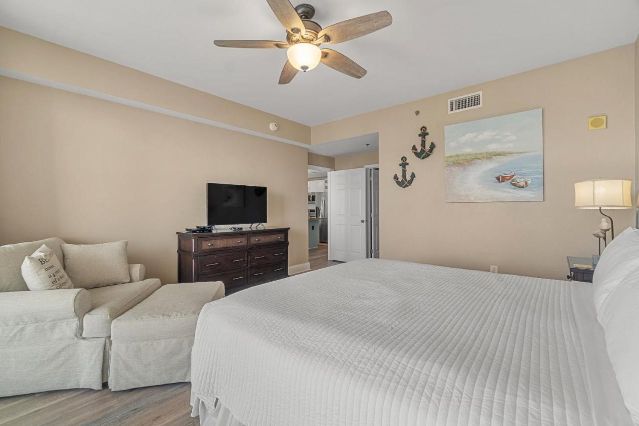 Beachy King At Laketown Wharf #812 By Nautical Holiday home Panama City Beach