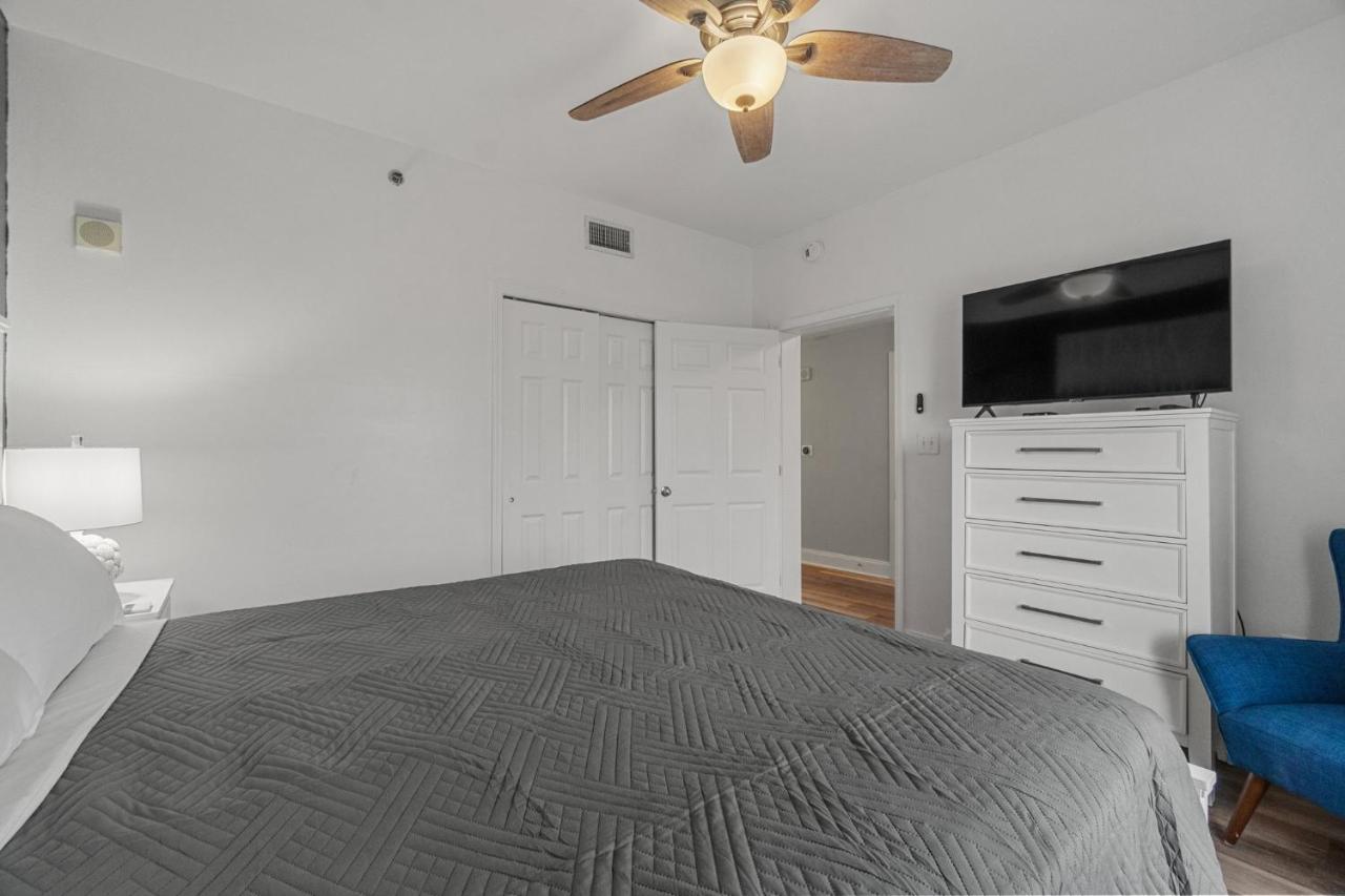 Beachy King At Laketown Wharf #812 By Nautical