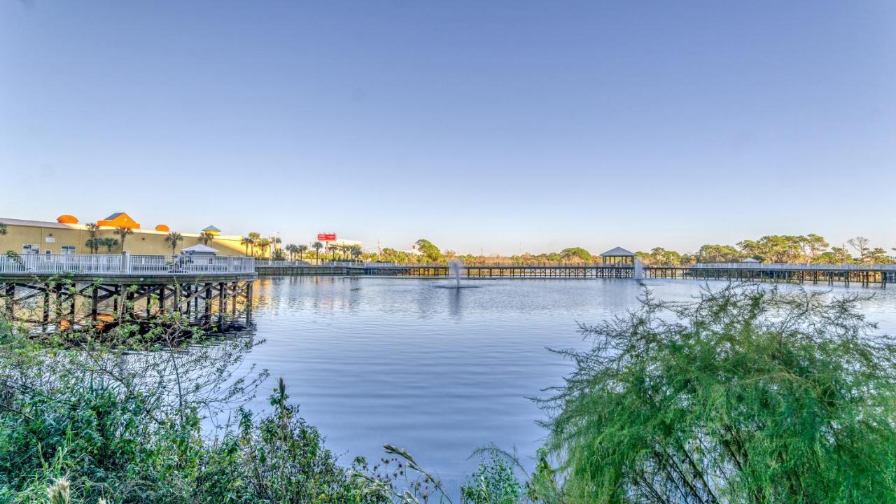 Beachy King At Laketown Wharf #812 By Nautical * Panama City Beach
